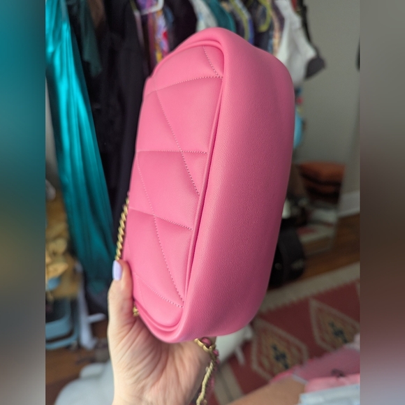 COACH Pillow Madison Shoulder Bag With Quilting in Petunia - Picture 13 of 16